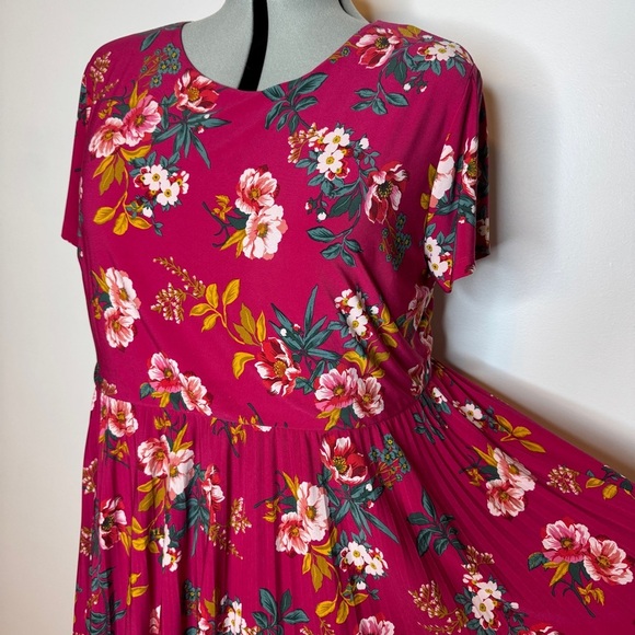 Loft Pleated Floral Red Dress - Picture 3 of 5